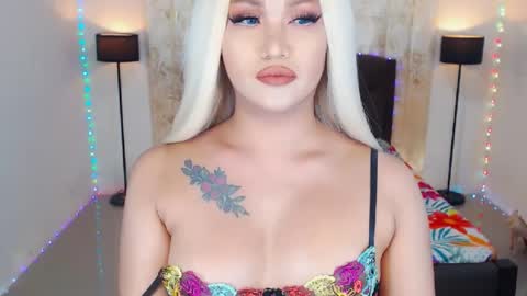 Snapshot of transplayfullolivia chatting on June 13, 8:45 am KYLIE BELLA TS online show from June 13, 8:45 am