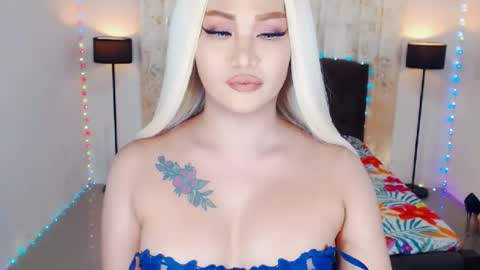 Snapshot of transplayfullolivia chatting on June 19, 8:29 am KYLIE BELLA TS online show from June 19, 8:29 am