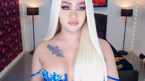 Snapshot of transplayfullolivia chatting on July 1, 2:46 am KYLIE BELLA TS online show from July 1, 2:46 am