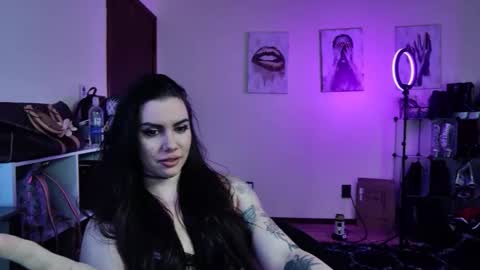 trapqueenskullcrush89 online show from February 17, 7:31 pm