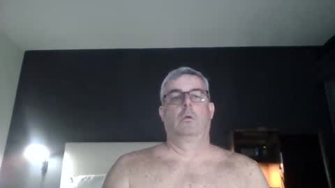 Snapshot of travelingman53 chatting on March 6, 1:48 am Travelingman53 online show from March 6, 1:48 am