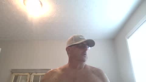 Snapshot of travelingman53 chatting on September 23, 8:01 pm Travelingman53 online show from September 23, 8:01 pm