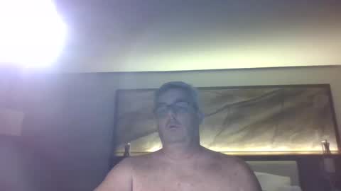 Snapshot of travelingman53 chatting on October 31, 3:40 am Travelingman53 online show from October 31, 3:40 am