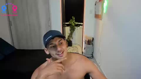 travis bakerr online show from September 23, 11:41 pm