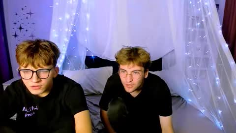 Travis online show from October 19, 7:14 pm