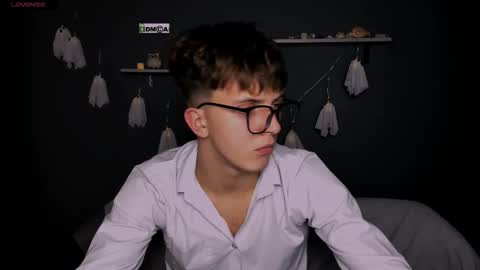 Travis online show from October 29, 8:32 pm