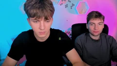 Travis online show from December 4, 8:06 pm