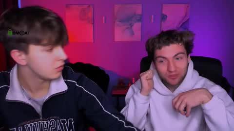 Travis online show from February 8, 9:45 am