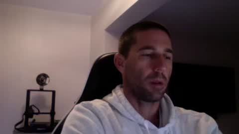 Snapshot of traviskenn chatting on March 11, 11:44 am TravisKenn online show from March 11, 11:44 am