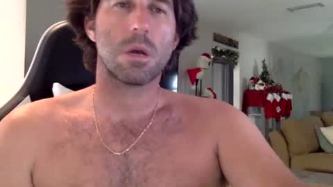 TravisKenn online show from December 1, 7:30 pm