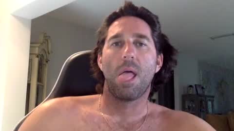 TravisKenn online show from January 13, 7:52 pm