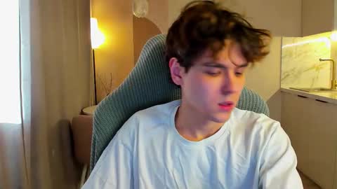 travisrivas online show from October 7, 6:32 am