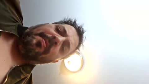 Snapshot of traxxxman1 chatting on September 29, 2:49 am traxxxman1 online show from September 29, 2:49 am