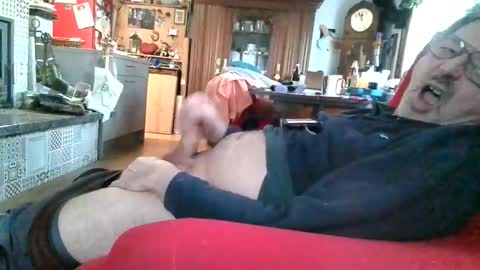 Snapshot of trebgeis1 chatting on January 17, 1:05 pm trebgeis1 online show from January 17, 1:05 pm