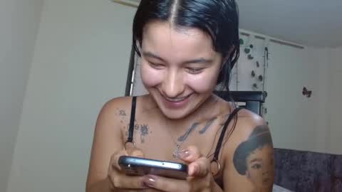 Snapshot of trebol_4 chatting on February 2, 9:13 pm trebol_4 online show from February 2, 9:13 pm