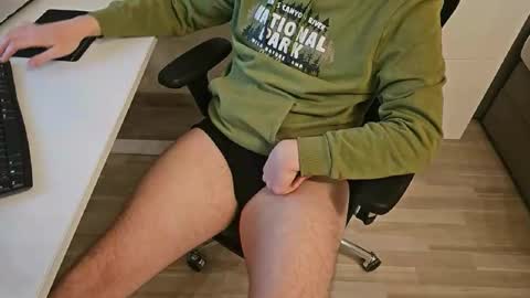 tree1989 online show from February 16, 11:05 pm