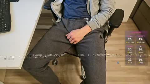 tree1989 online show from April 10, 7:18 pm