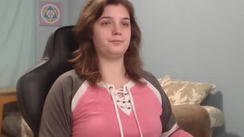 Snapshot of treejeanne chatting on December 5, 12:08 am TreeJeanne online show from December 5, 12:08 am