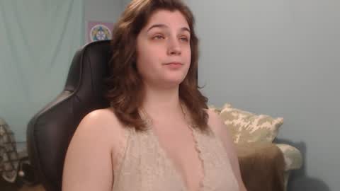 Snapshot of treejeanne chatting on December 12, 12:55 pm TreeJeanne online show from December 12, 12:55 pm