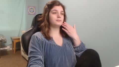 Snapshot of treejeanne chatting on February 8, 7:49 pm TreeJeanne online show from February 8, 7:49 pm
