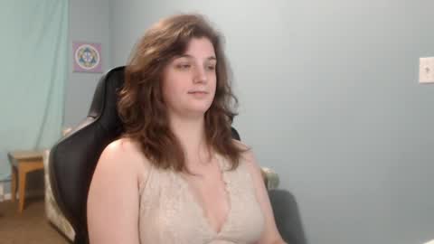 Snapshot of treejeanne chatting on February 19, 1:06 pm TreeJeanne online show from February 19, 1:06 pm