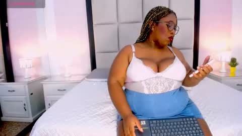 Treisy Vixen big ass online show from June 20, 3:20 am