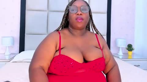 Treisy Vixen big ass online show from June 25, 3:28 am