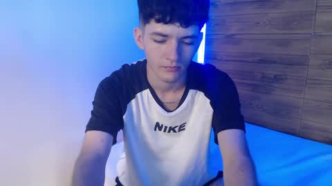 Snapshot of trevor_mob chatting on April 6, 7:37 pm trevor_mob online show from April 6, 7:37 pm