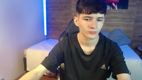 Snapshot of trevor_mob chatting on April 7, 5:02 pm trevor_mob online show from April 7, 5:02 pm