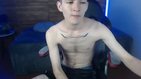 Snapshot of trevor_mob chatting on April 16, 6:09 pm trevor_mob online show from April 16, 6:09 pm