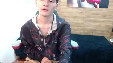 Snapshot of trevor_mob chatting on April 29, 5:30 pm trevor_mob online show from April 29, 5:30 pm