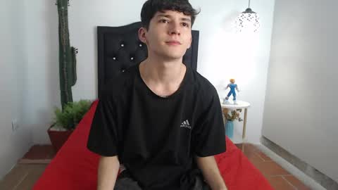 Snapshot of trevor_mob chatting on May 6, 3:24 am trevor_mob online show from May 6, 3:24 am