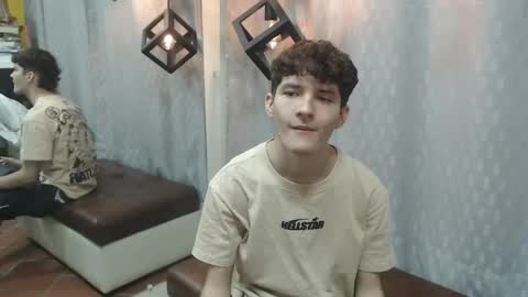 Snapshot of trevor_mob chatting on May 6, 9:42 pm trevor_mob online show from May 6, 9:42 pm