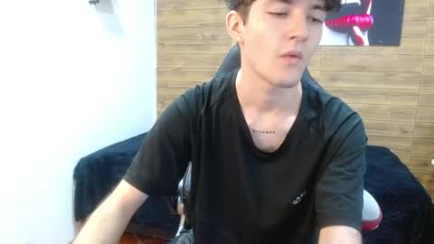 Snapshot of trevor_mob chatting on May 14, 10:38 pm trevor_mob online show from May 14, 10:38 pm