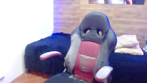 Snapshot of trevor_mob chatting on May 20, 7:31 pm trevor_mob online show from May 20, 7:31 pm