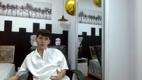 Snapshot of trevor_mob chatting on June 23, 8:29 pm trevor_mob online show from June 23, 8:29 pm