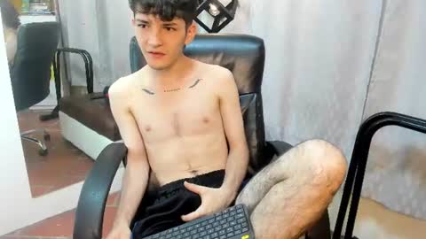 Snapshot of trevor_mob chatting on June 25, 4:22 pm trevor_mob online show from June 25, 4:22 pm