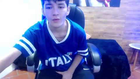 Snapshot of trevor_mob chatting on July 2, 4:02 pm trevor_mob online show from July 2, 4:02 pm