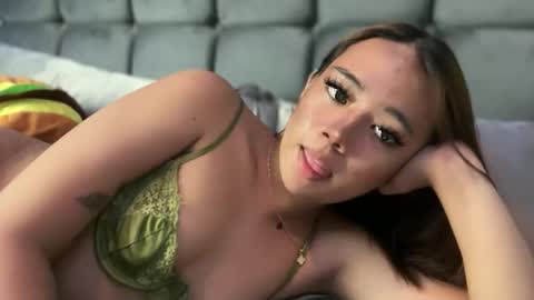 trexie_fucks15 online show from May 5, 1:35 am