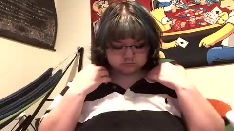 Snapshot of trhothoney chatting on December 15, 5:23 am Trixie online show from December 15, 5:23 am