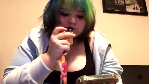 Snapshot of trhothoney chatting on January 26, 4:41 am Trixie online show from January 26, 4:41 am