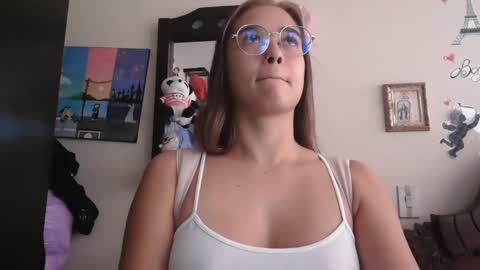 triana_bell online show from March 2, 5:42 pm