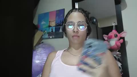 Snapshot of triana_bell chatting on April 4, 1:26 am triana_bell online show from April 4, 1:26 am