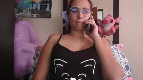 Snapshot of triana_bell chatting on April 16, 4:30 pm triana_bell online show from April 16, 4:30 pm