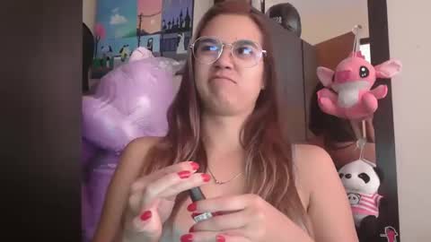 Snapshot of triana_bell chatting on April 26, 4:26 pm triana_bell online show from April 26, 4:26 pm