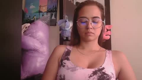 Snapshot of triana_bell chatting on May 1, 5:39 pm triana_bell online show from May 1, 5:39 pm