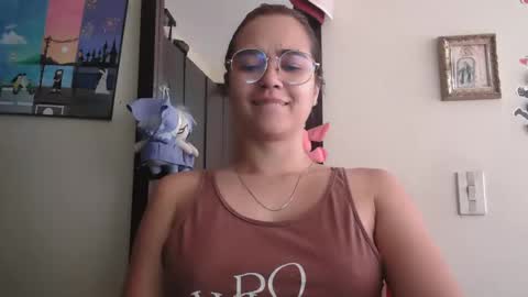 Snapshot of triana_bell chatting on May 10, 4:56 pm triana_bell online show from May 10, 4:56 pm