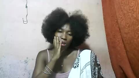 tricia9794 online show from March 22, 11:41 pm