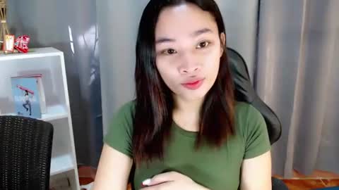 tricia_slut online show from May 3, 6:19 am