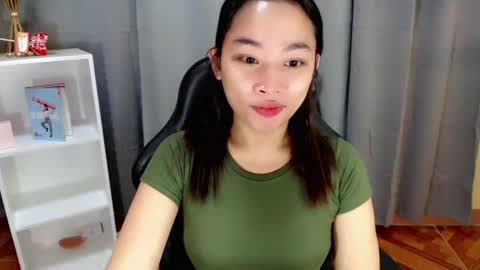 tricia_slut online show from May 4, 5:36 am